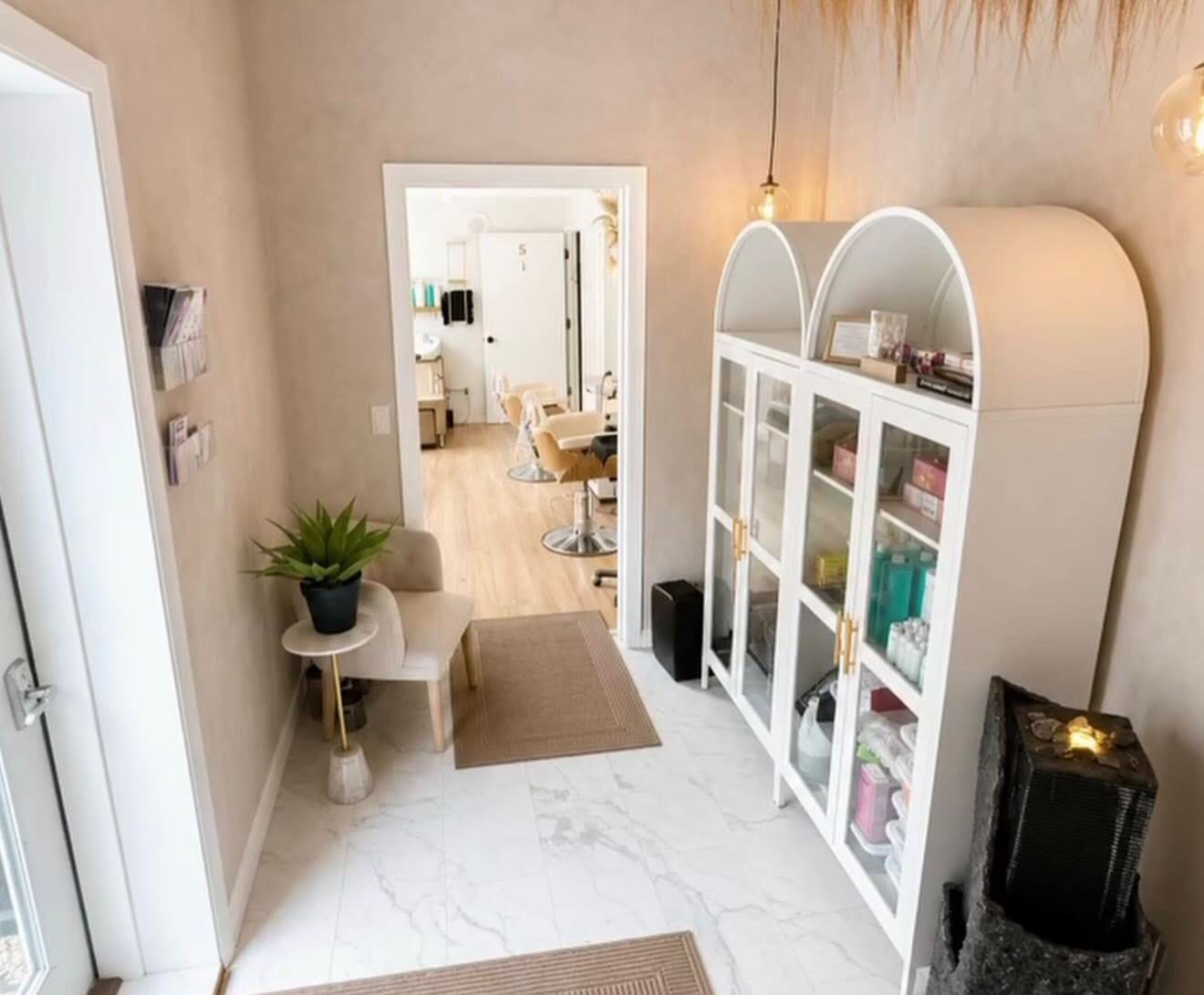 The salon lobby and entry